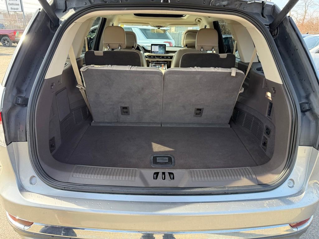 Used 2020 Lincoln Aviator Reserve w/ Equipment Group 201A image 10