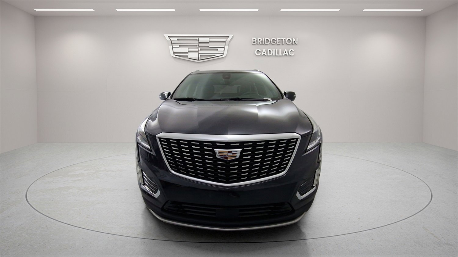 Used 2022 Cadillac XT5 Premium Luxury w/ Technology Package image 2