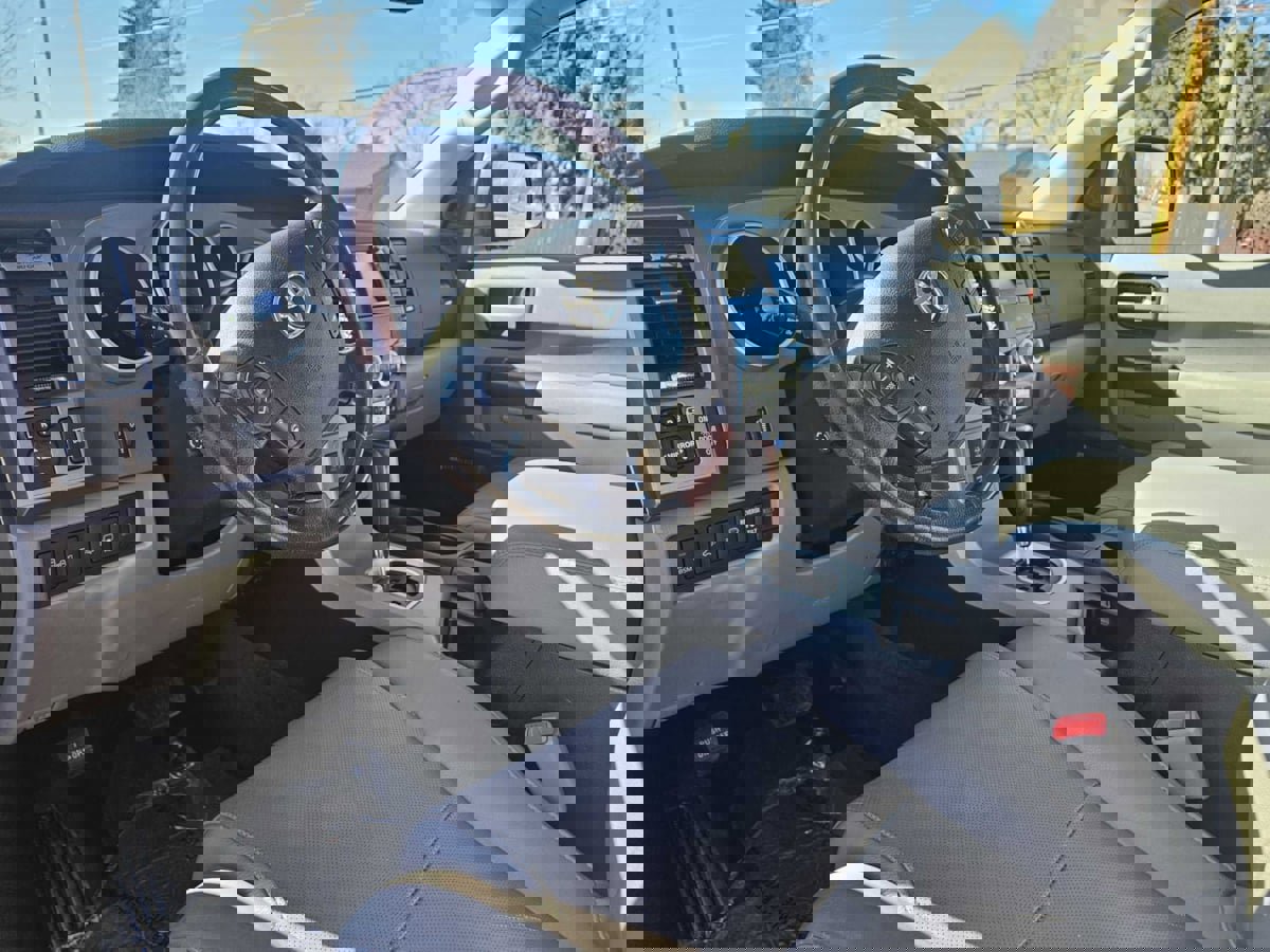 Used 2012 Toyota Sequoia Platinum image 10