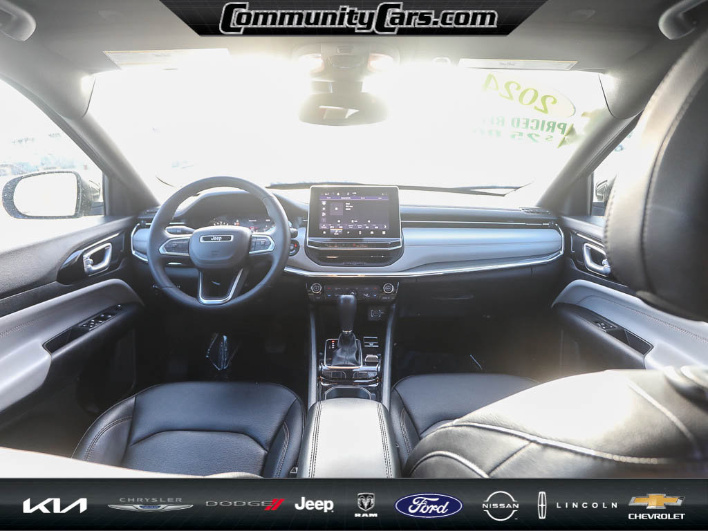 Used 2024 Jeep Compass Limited image 22