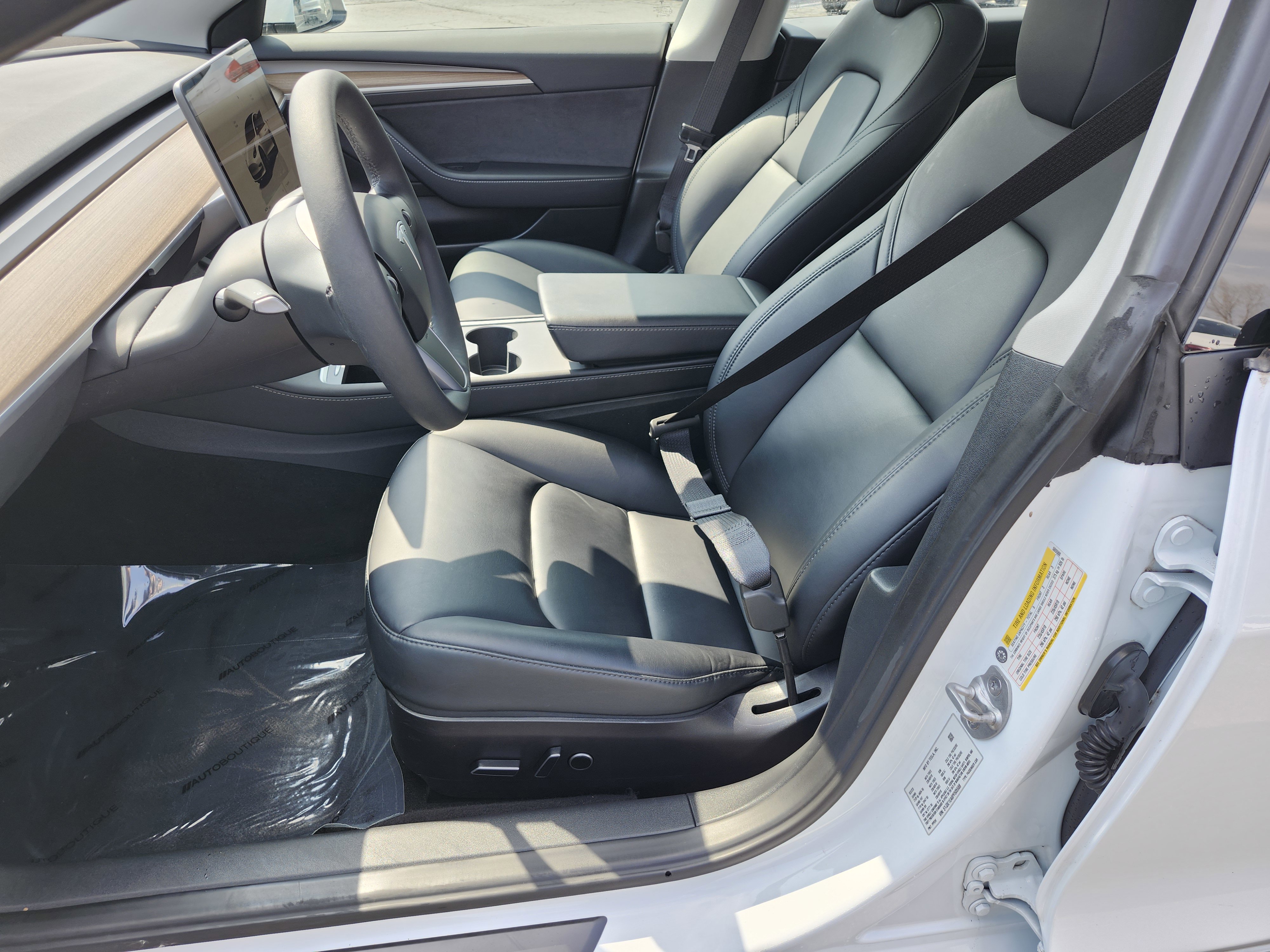 Used 2023 Tesla Model 3 Standard Range image 25