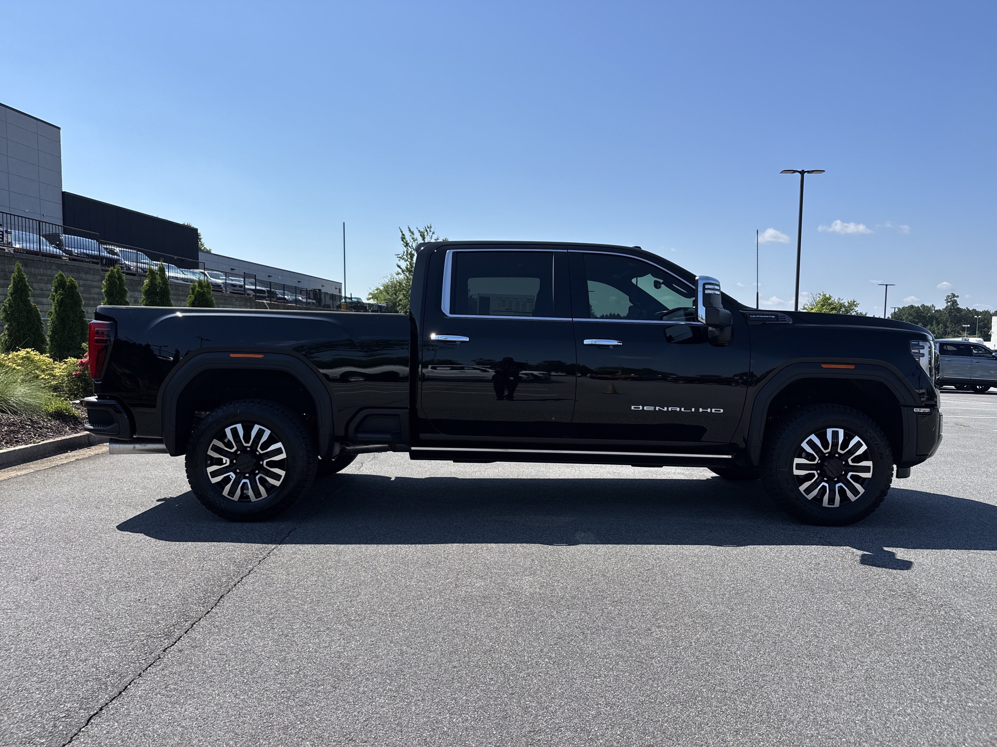 New 2026 GMC Sierra 2500 Denali Ultimate AWD/4WD image 11