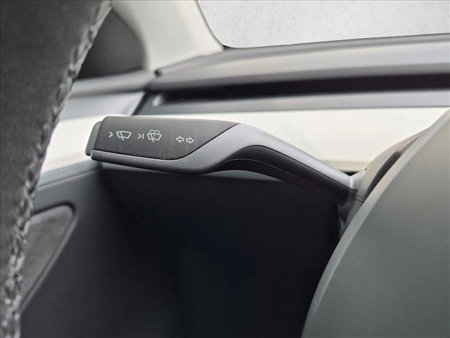 Used 2023 Tesla Model Y Long Range image 30