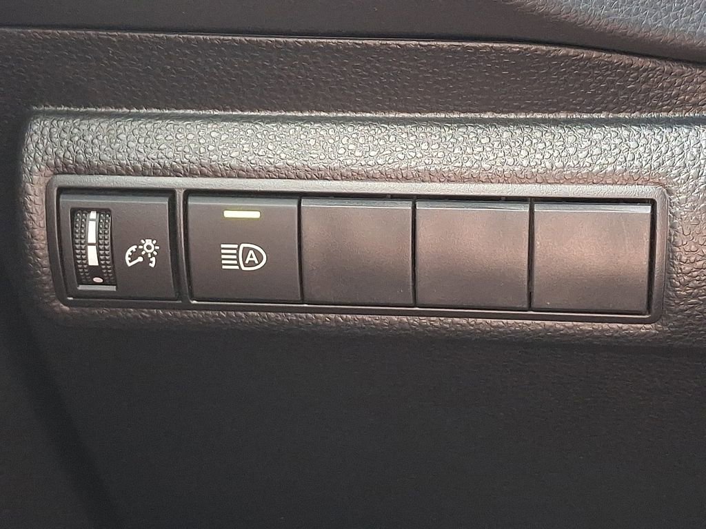 Used 2024 Toyota Corolla LE AWD/4WD image 22