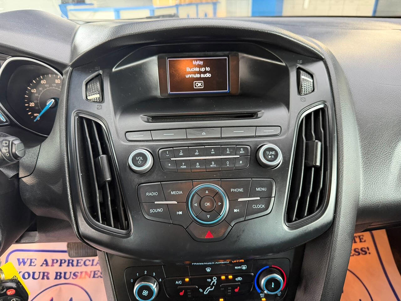 Used 2015 Ford Focus SE w/ SE Sport Package FWD image 18