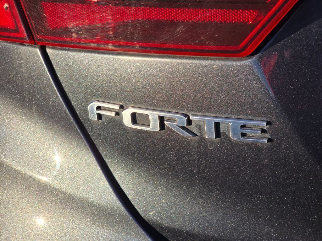 Used 2019 Kia Forte LXS FWD image 14