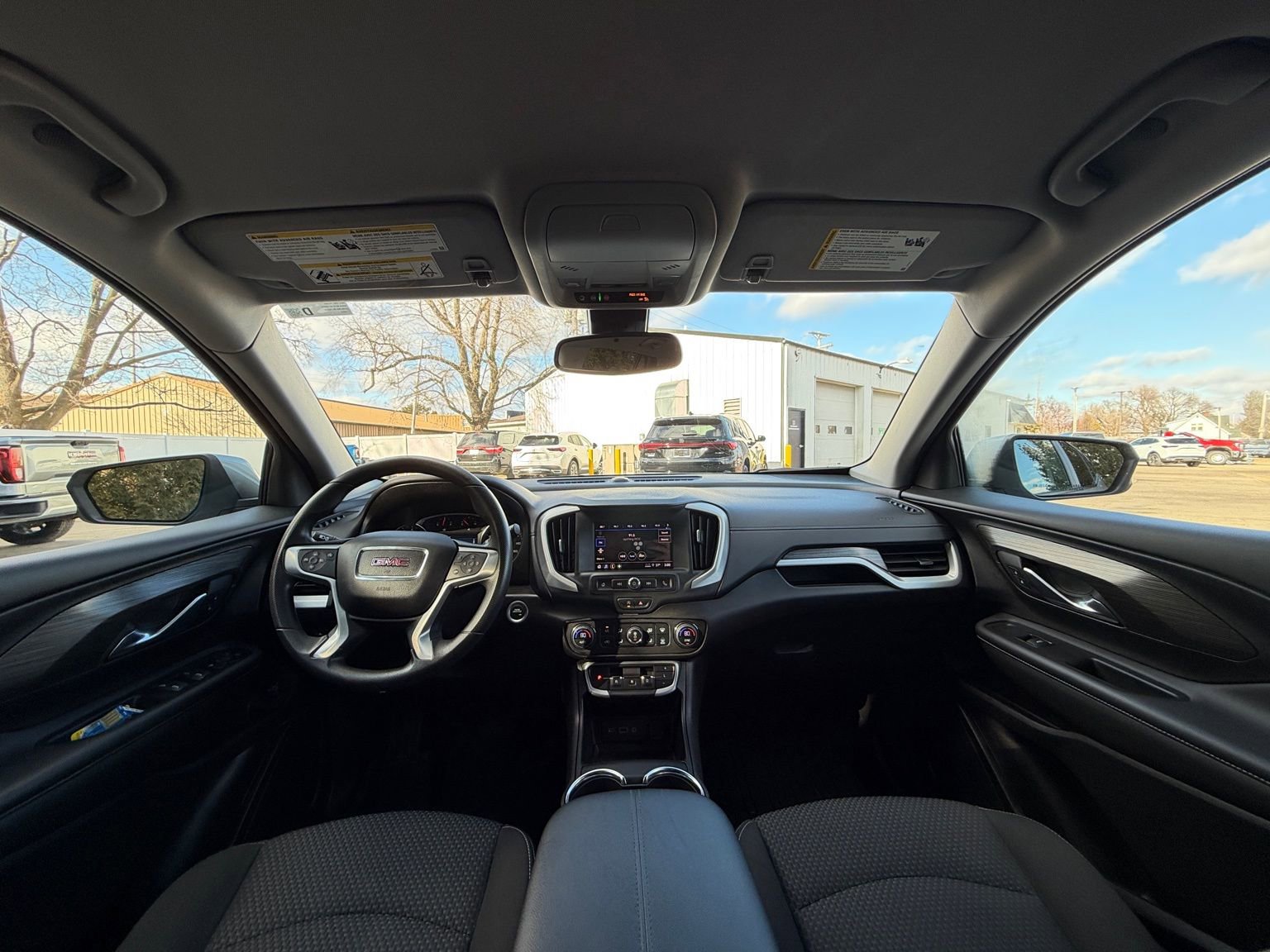 Used 2024 GMC Terrain SLE w/ Driver Convenience Package image 26