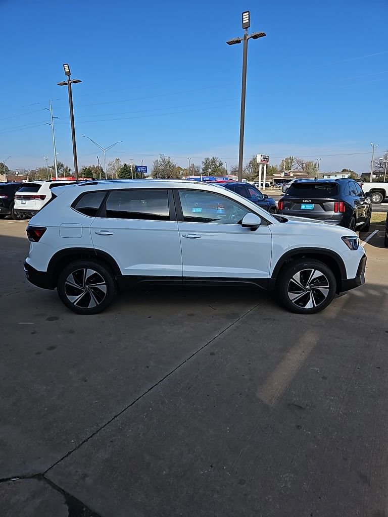 New 2026 Volkswagen Taos SE AWD/4WD image 4