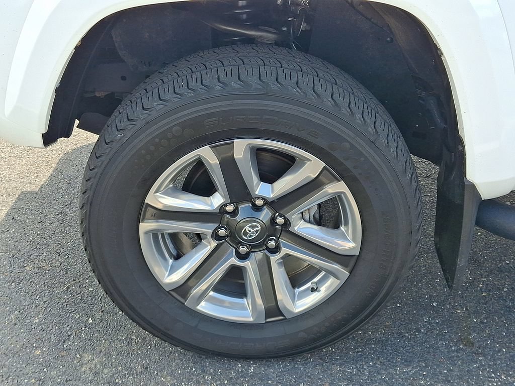Used 2019 Toyota Tacoma Limited AWD/4WD image 29
