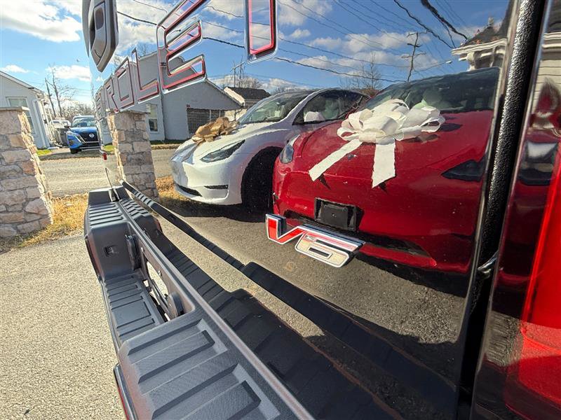 Used 2022 Chevrolet Colorado LT w/ Redline Special Edition image 16