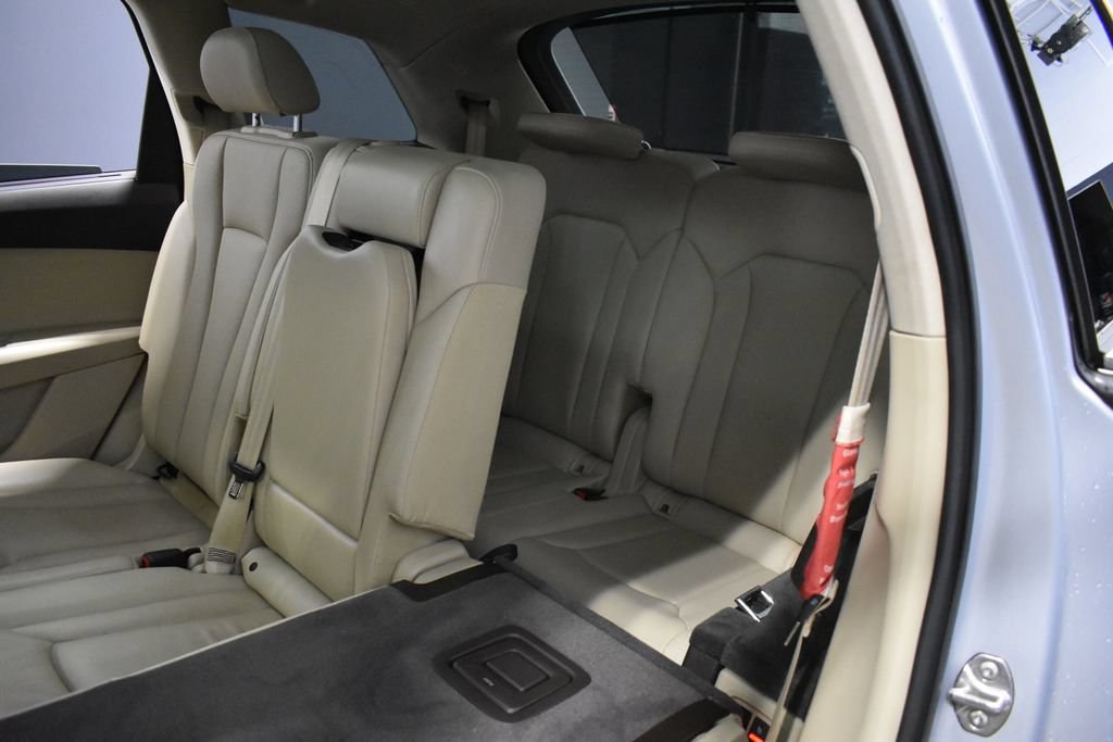 Used 2018 Audi Q7 3.0T Prestige w/ Prestige Package AWD/4WD image 39