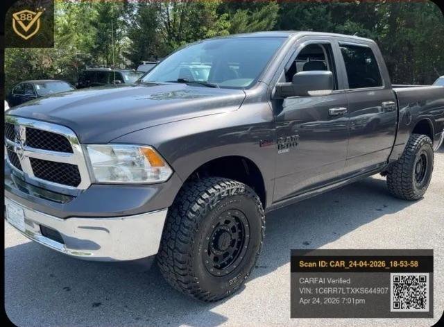 Used 2019 RAM 1500 Classic SLT w/ Luxury Group AWD/4WD image 14
