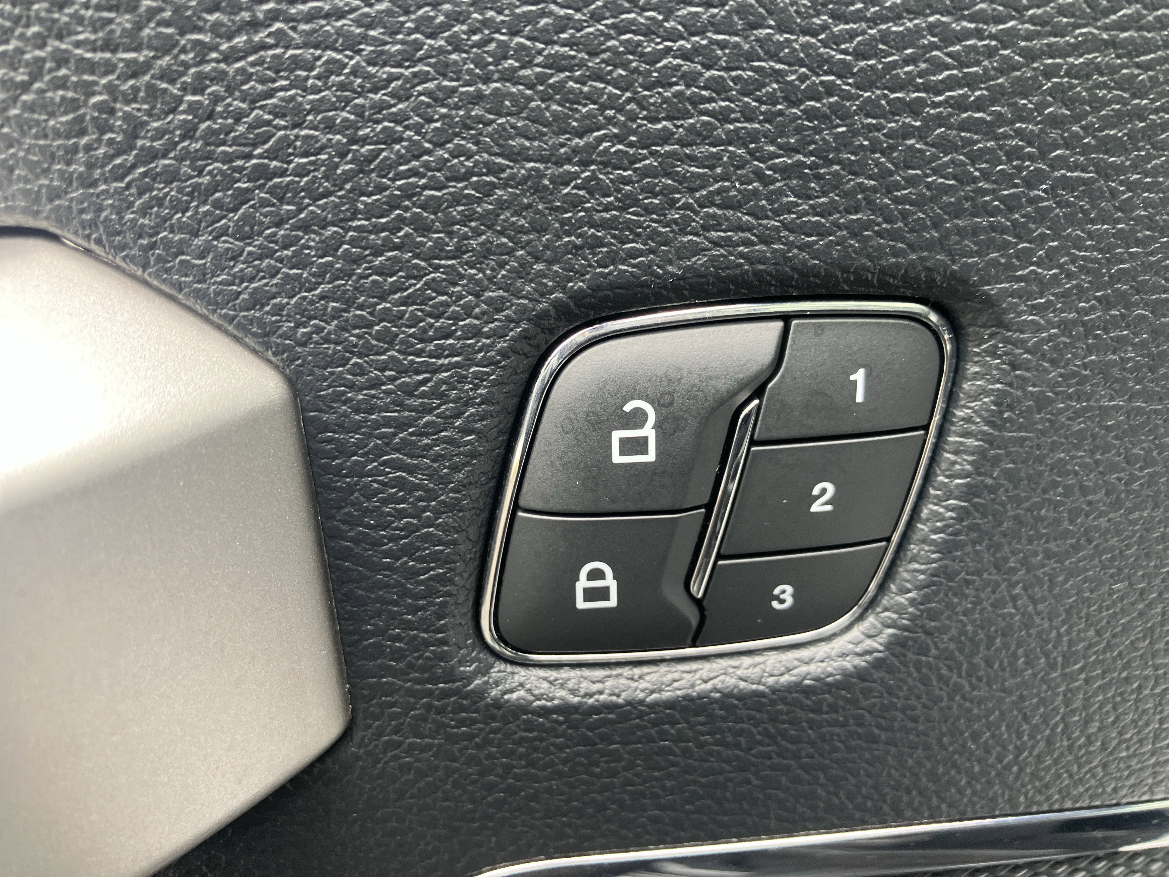 Used 2019 Ford F150 Lariat w/ Equipment Group 502A Luxury image 22