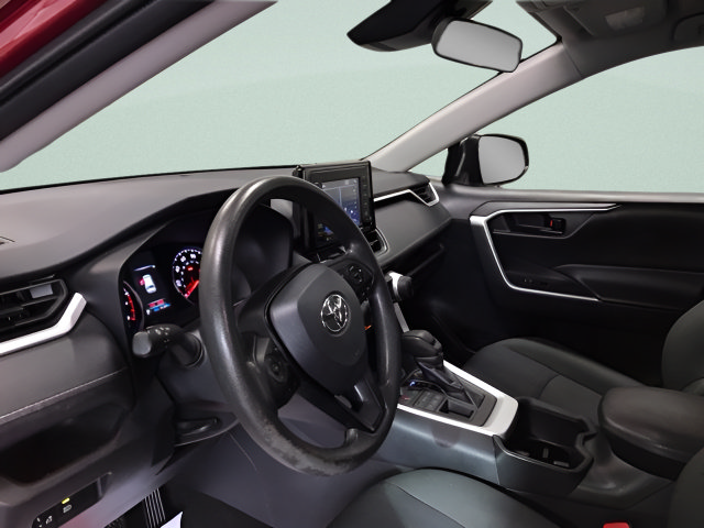 Used 2022 Toyota RAV4 LE AWD/4WD image 15