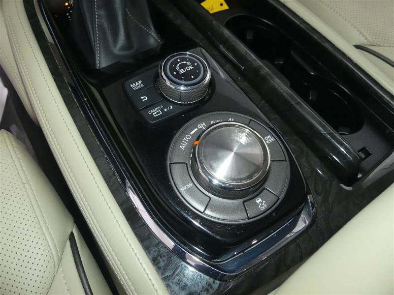 Used 2021 INFINITI QX80 Luxe w/ All-Season Package AWD/4WD image 40