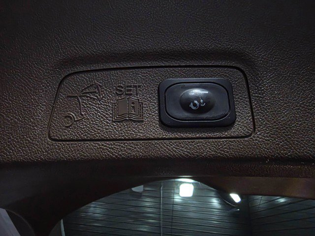 Used 2017 Lincoln MKC Reserve image 38