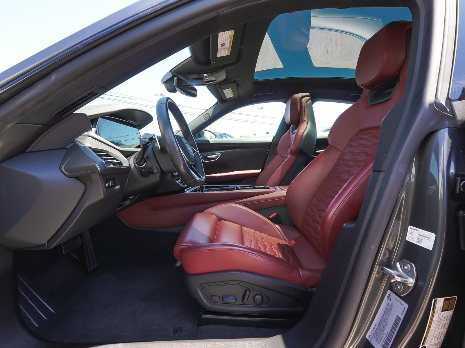 Used 2024 Audi e-tron GT Premium Plus AWD/4WD image 31