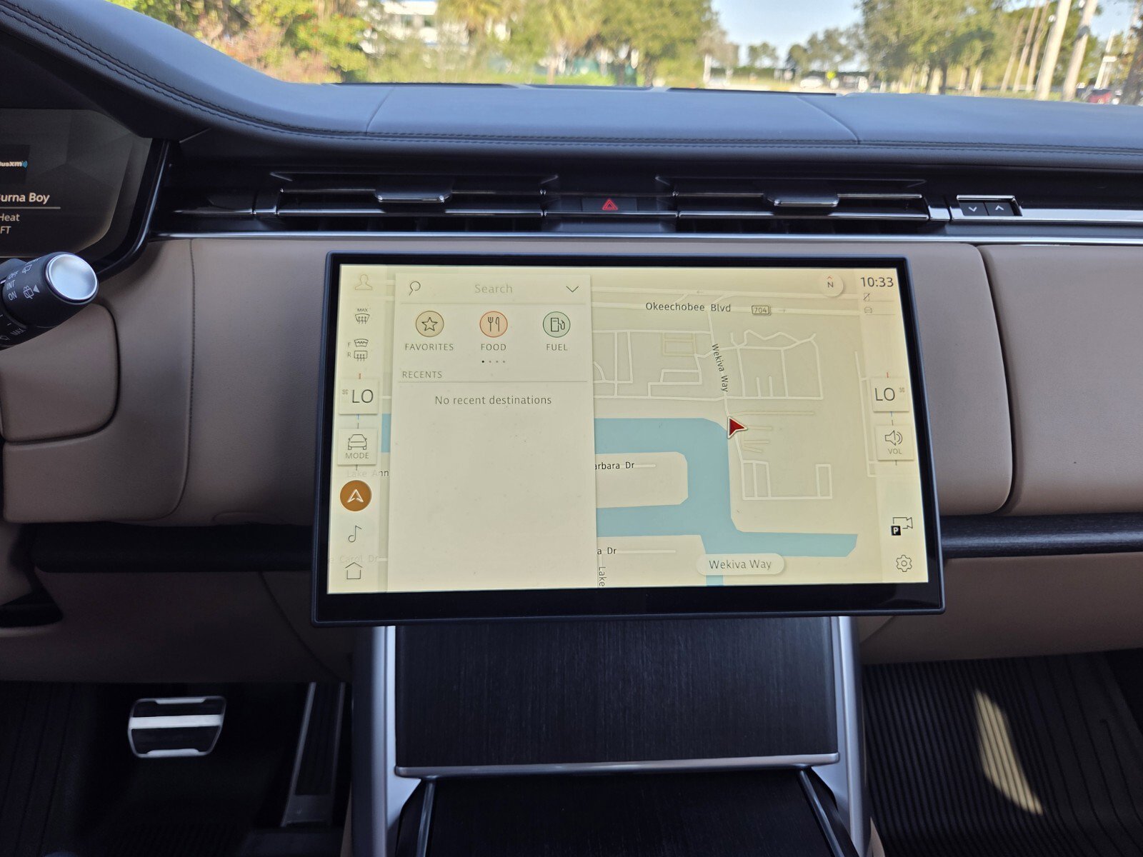 New 2025 Land Rover Range Rover SE image 13