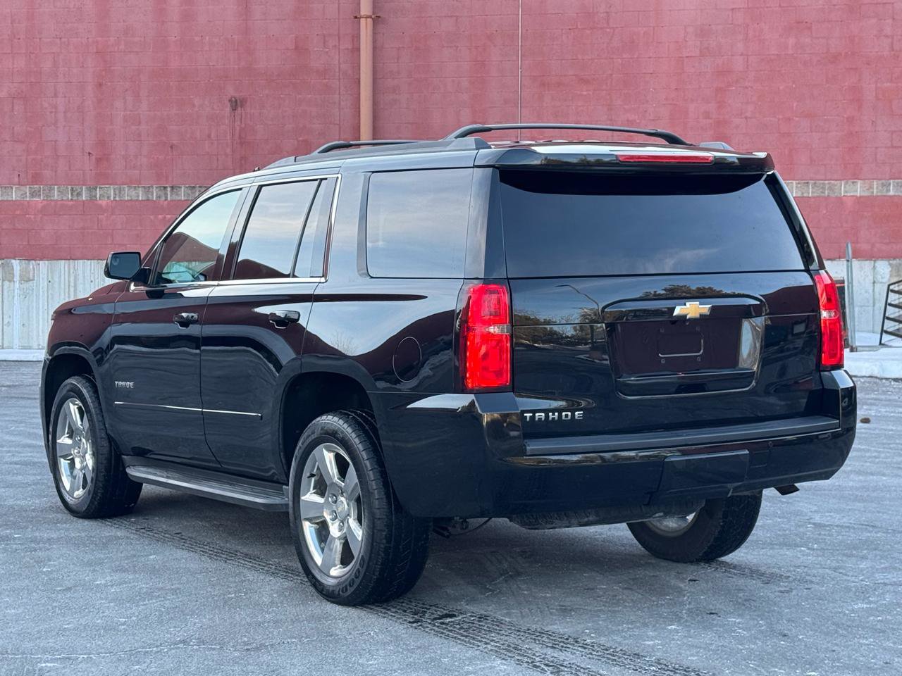 Used 2017 Chevrolet Tahoe LS w/ All-Season Package image 4