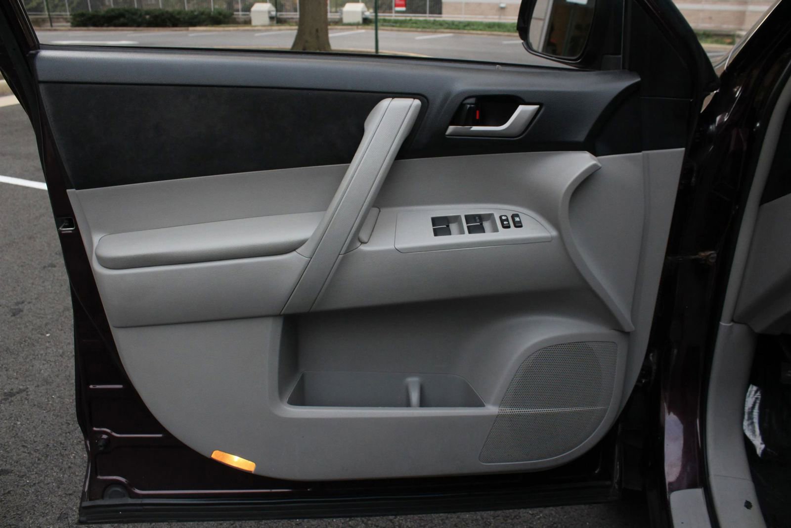 Used 2013 Toyota Highlander Hybrid AWD/4WD image 13
