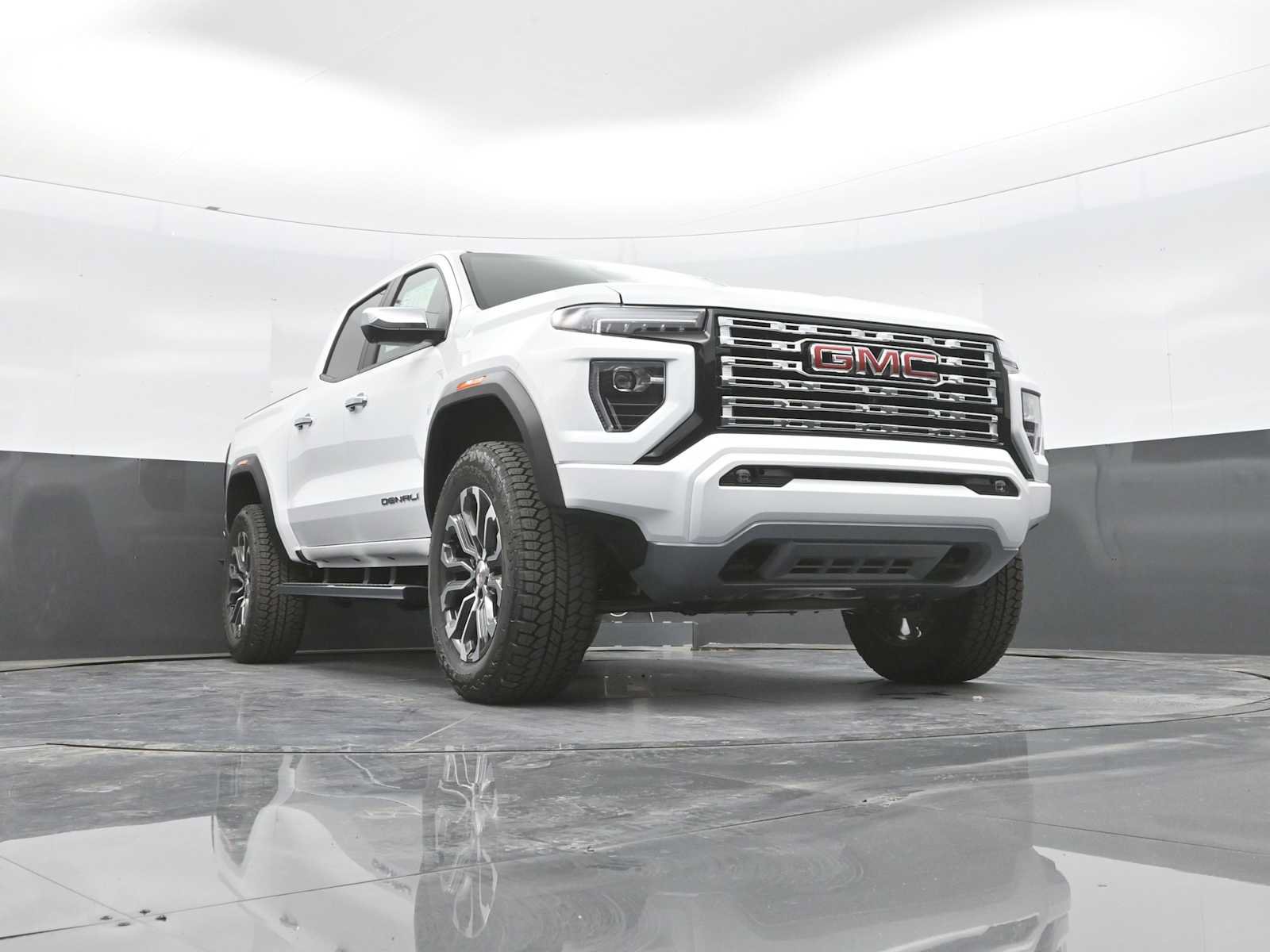 New 2026 GMC Canyon Denali AWD/4WD image 36