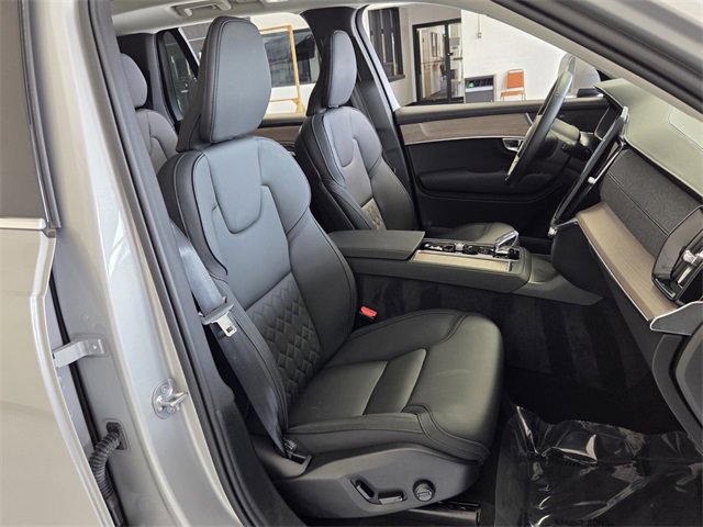 Certified 2025 Volvo XC90 B5 Plus image 24