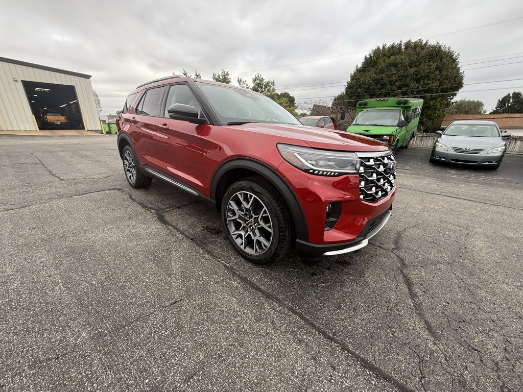 New 2025 Ford Explorer Platinum image 8