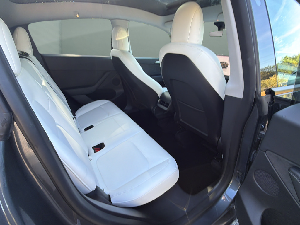 Used 2022 Tesla Model Y Long Range AWD/4WD image 14
