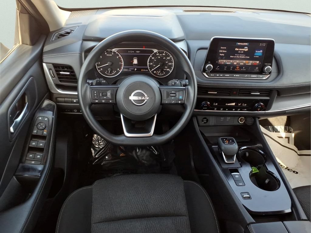 Used 2024 Nissan Rogue SV FWD image 9