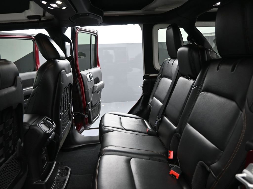 Used 2022 Jeep Wrangler Unlimited Rubicon w/ Trailer Tow Package image 16