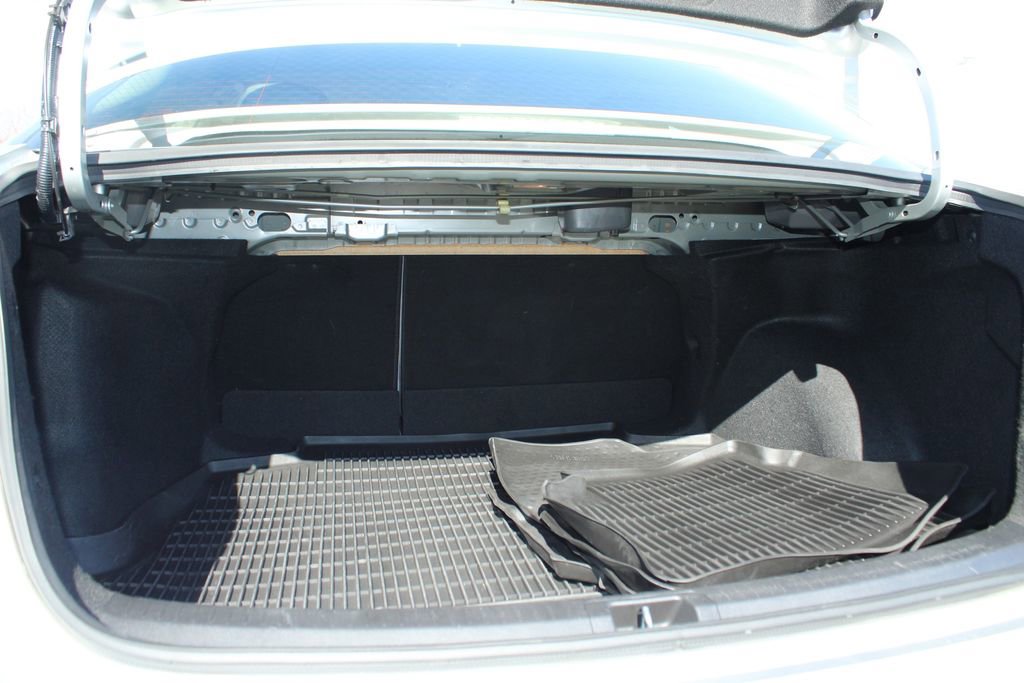 Used 2022 Toyota Corolla LE image 28