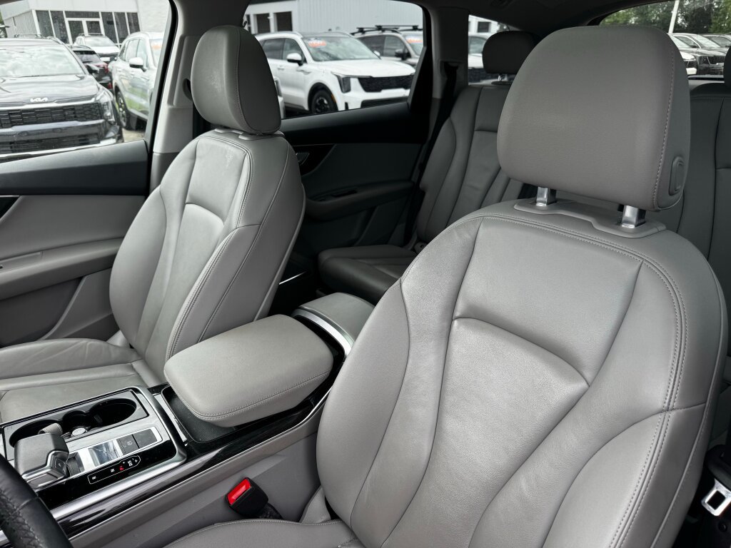 Used 2022 Audi Q7 3.0T Premium Plus AWD/4WD image 33