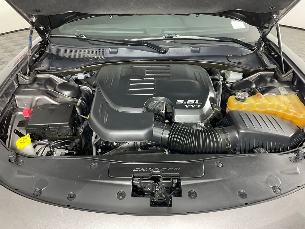 Used 2021 Dodge Charger SXT w/ Blacktop Package RWD image 9