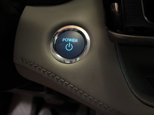 Used 2022 Toyota Highlander XLE AWD/4WD image 39