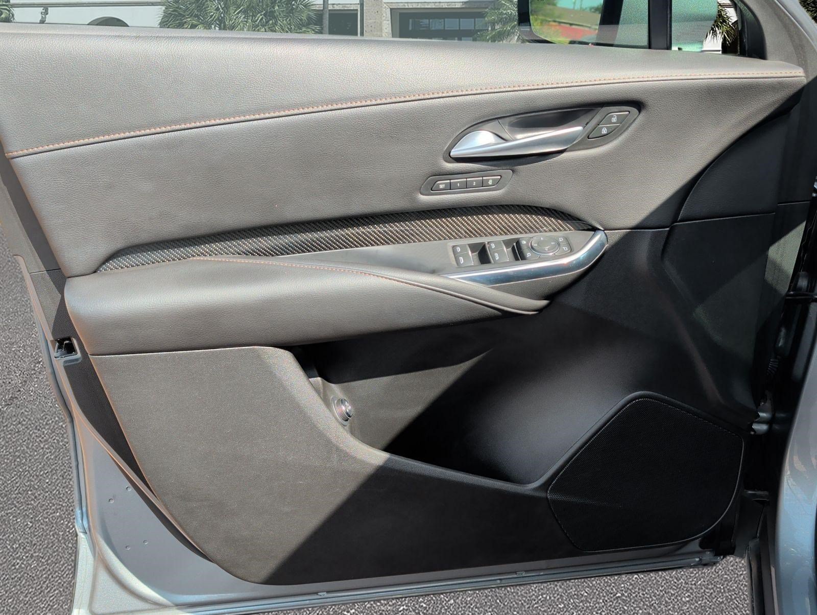 Used 2023 Cadillac XT4 Sport w/ Enhanced Visibility Package FWD image 8