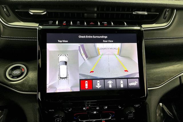 Used 2024 Jeep Grand Cherokee Limited w/ Luxury Tech Group II image 14