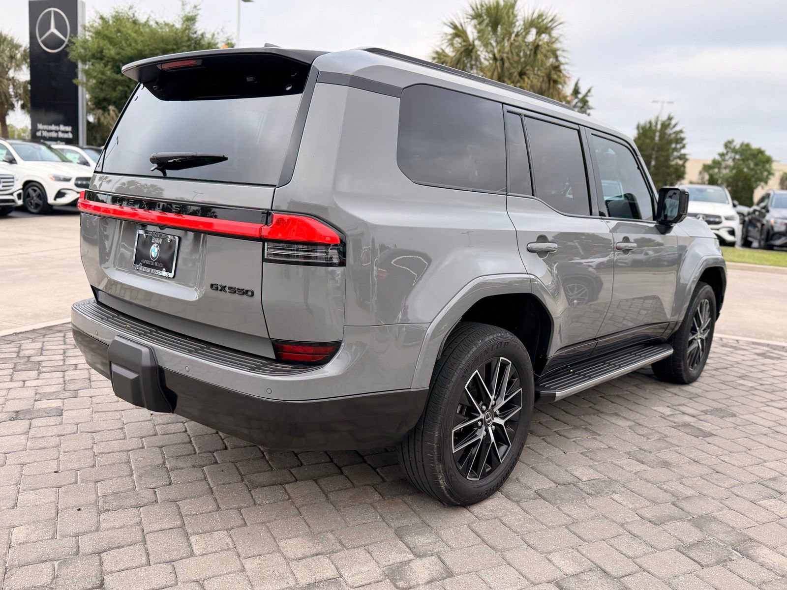 Used 2024 Lexus GX 550 w/ Accessory Package (2T) AWD/4WD image 9