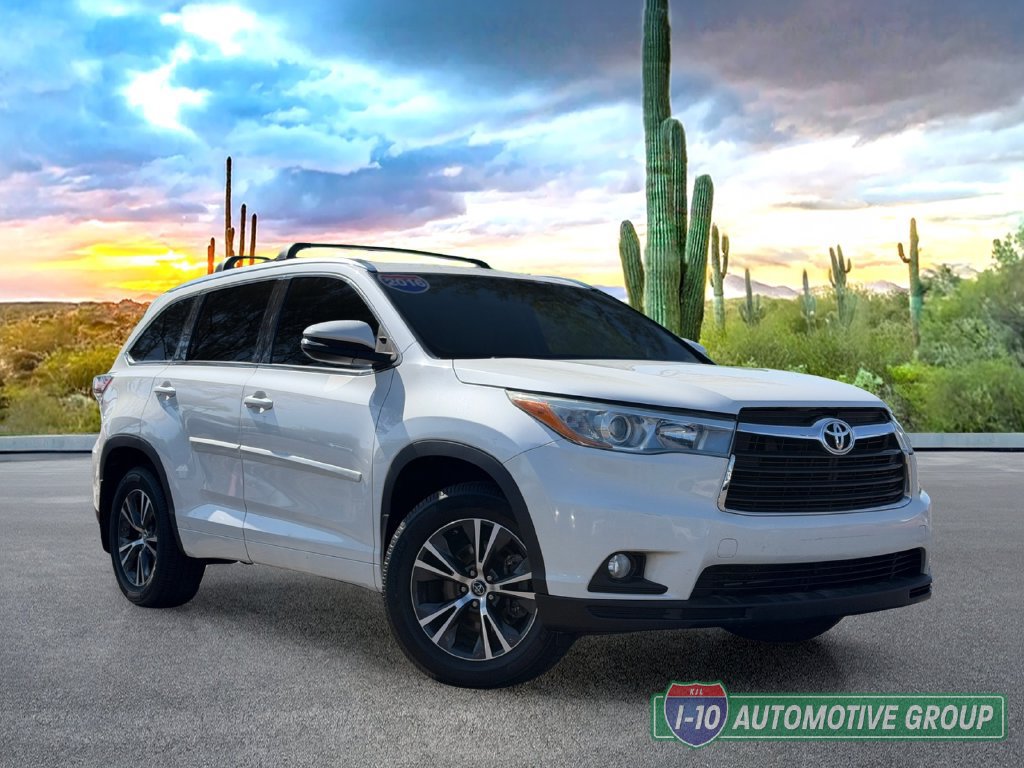 Used 2016 Toyota Highlander XLE AWD/4WD image 2