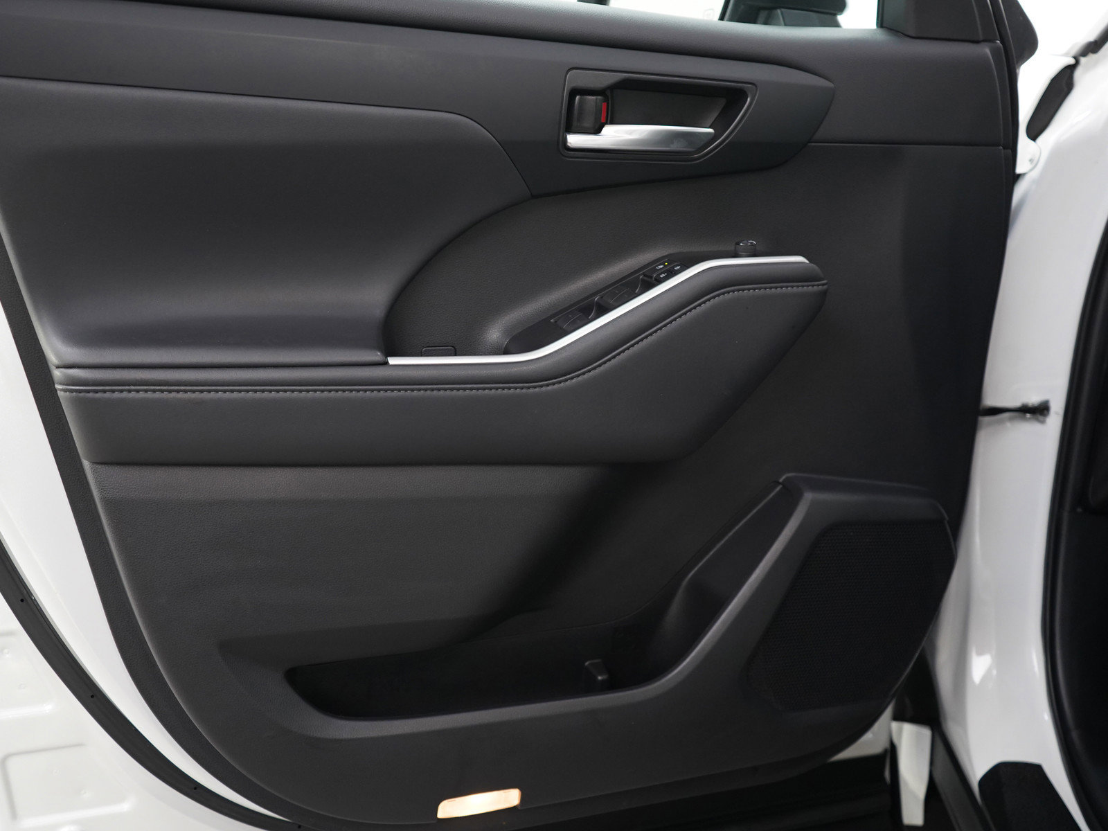 Used 2022 Toyota Highlander XLE image 21