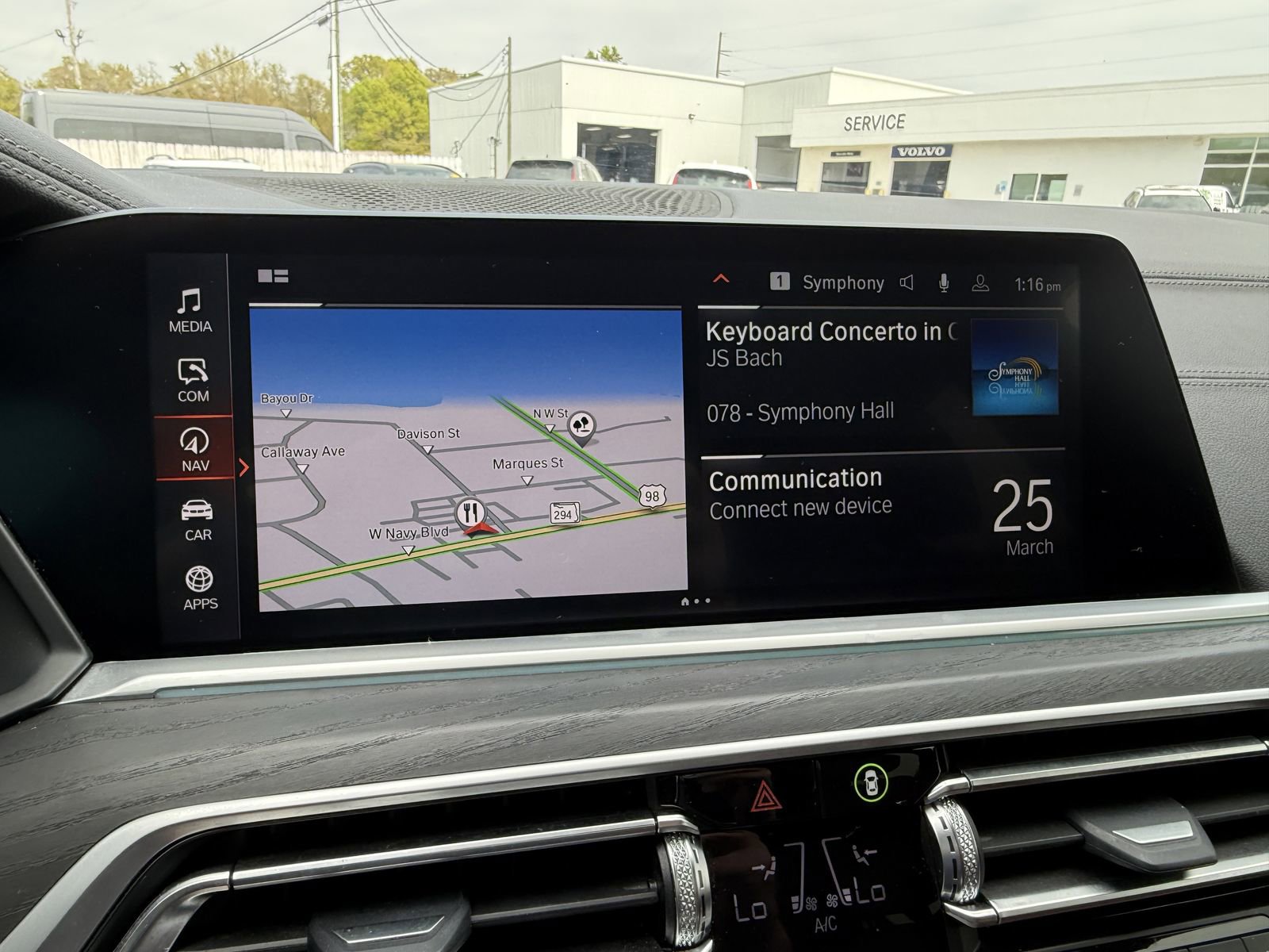 Used 2022 BMW X7 xDrive40i w/ M Sport Package image 28