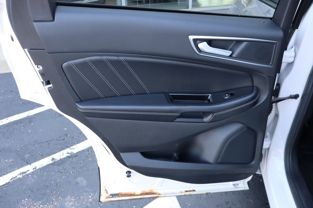Used 2016 Ford Edge Sport w/ Technology Package AWD/4WD image 17