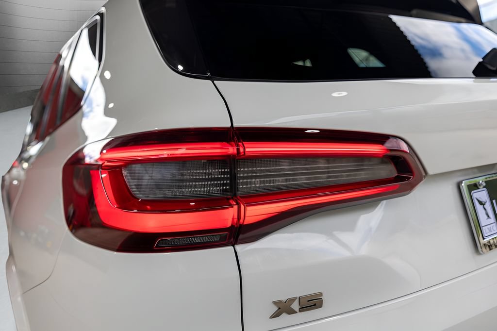Used 2023 BMW X5 M50i w/ Executive Package AWD/4WD image 16