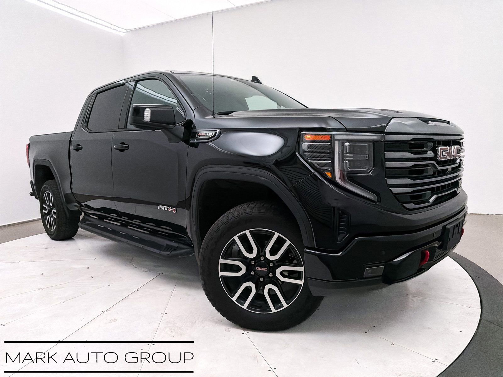Used 2024 GMC Sierra 1500 AT4 w/ Technology Package image 1