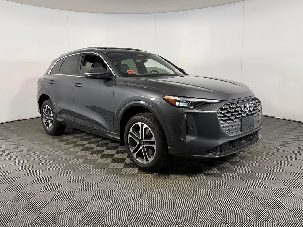 Used 2025 Audi Q5 Premium Plus AWD/4WD image 3