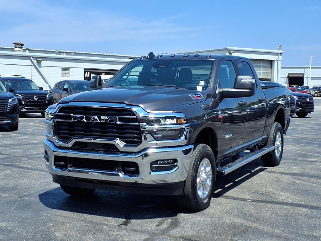 Used 2025 RAM 2500 Big Horn AWD/4WD image 2