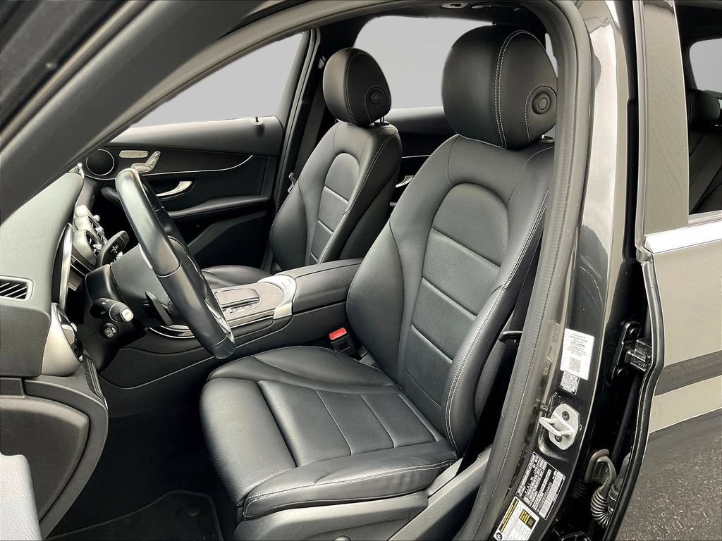 Used 2022 Mercedes-Benz GLC 300 4MATIC w/ Multimedia Package Lite image 21