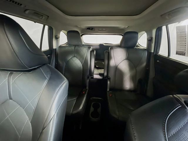 Used 2023 Toyota Highlander Platinum image 26