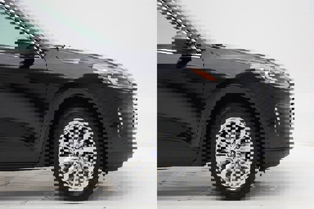 Used 2022 Ford Escape Titanium w/ Titanium Elite Package image 3