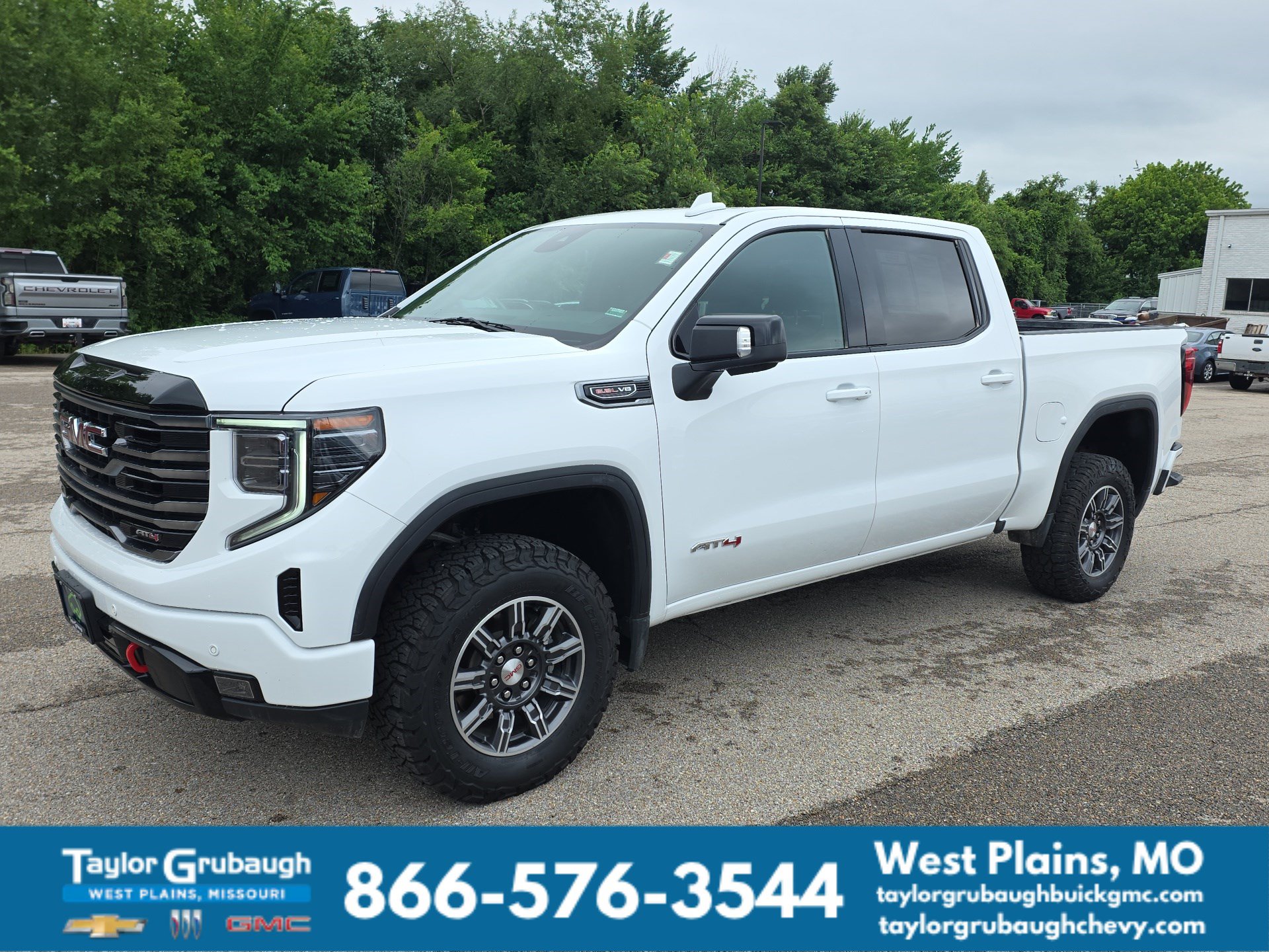 Certified 2025 GMC Sierra 1500 AT4 AWD/4WD image 4