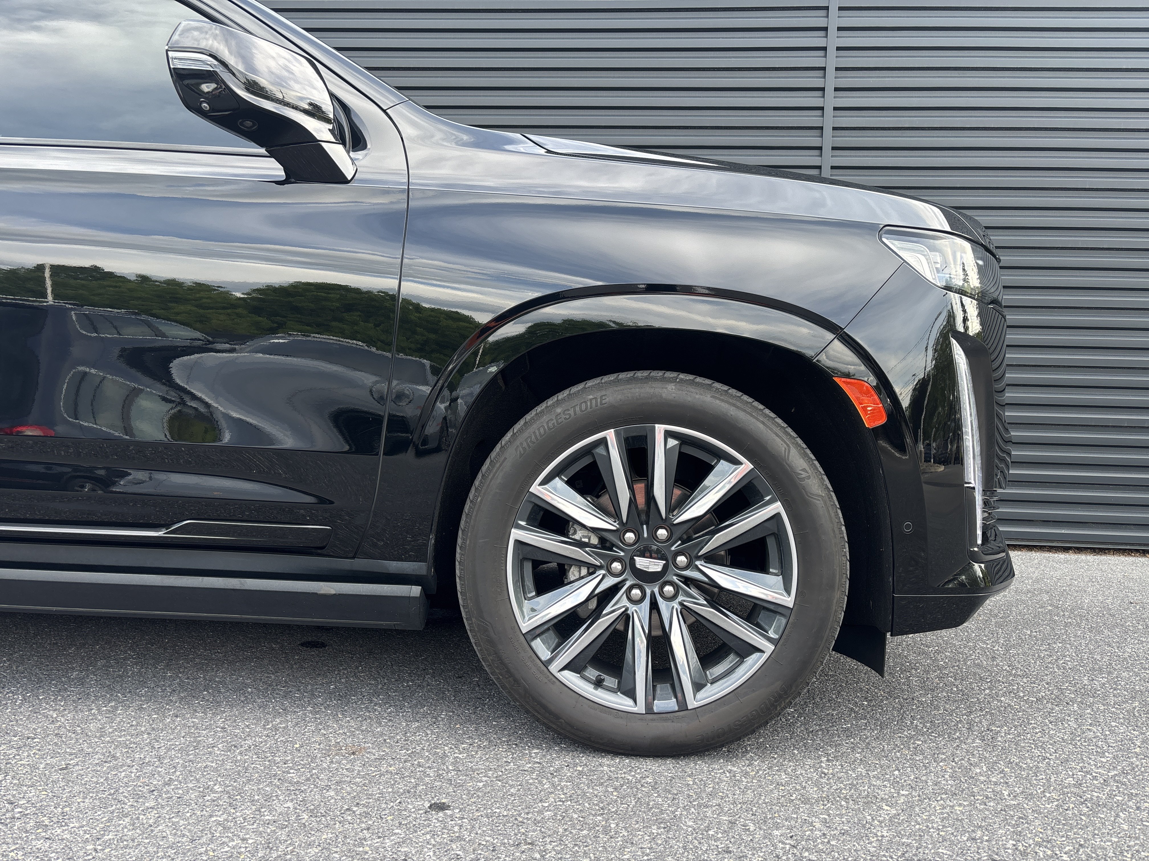 Used 2021 Cadillac Escalade ESV Sport w/ Driver Assist Tech Package AWD/4WD image 9